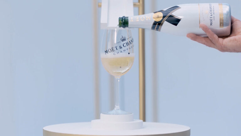 Moët & Chandon – The perfect serve