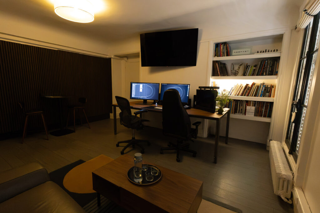 EDITING ROOM 03